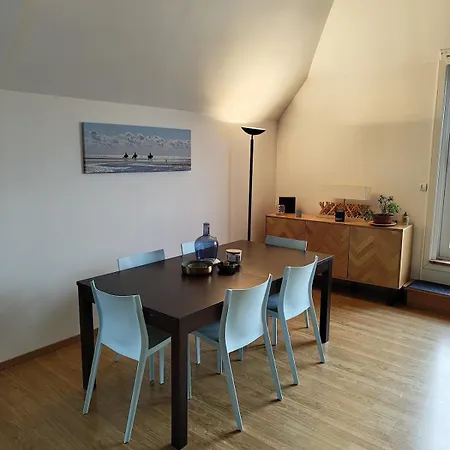 Avec Piscine Et Tennis